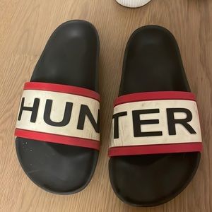 Hunter boots rubber slides, black, size womens 6